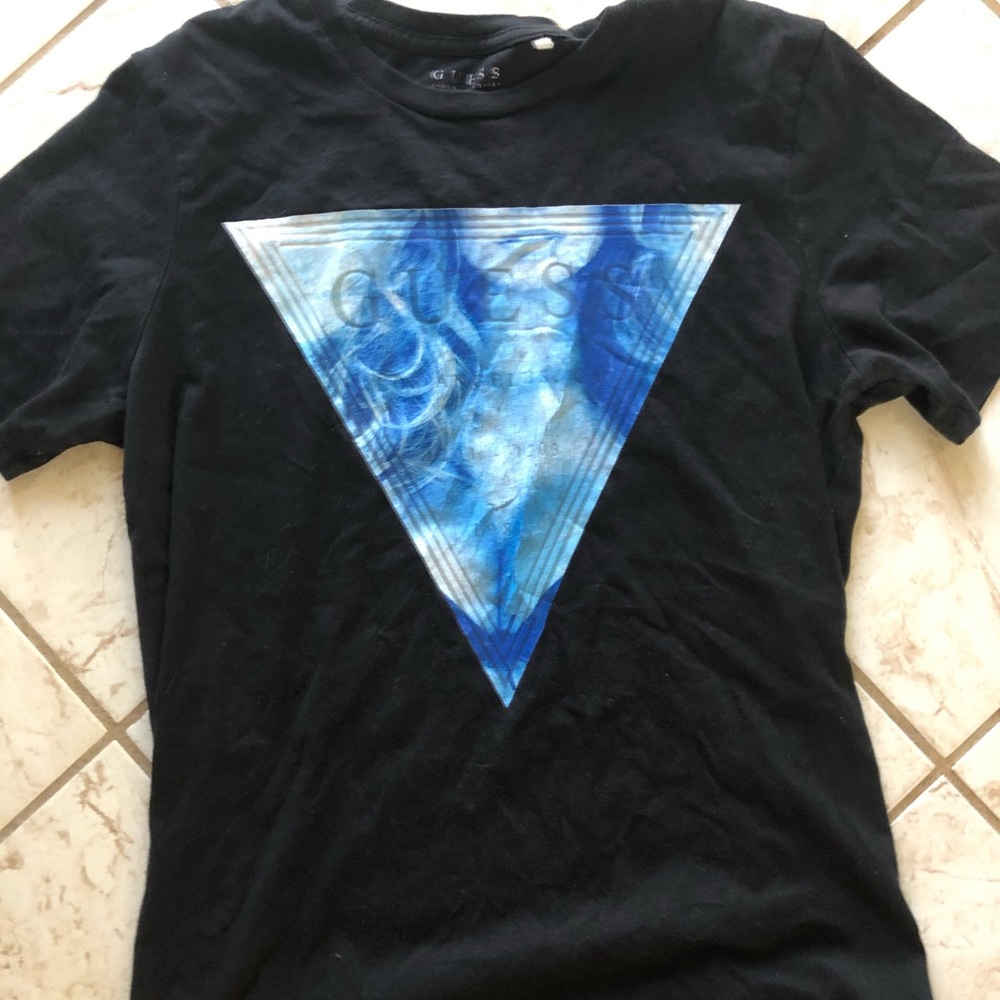 Men’s guess shirt